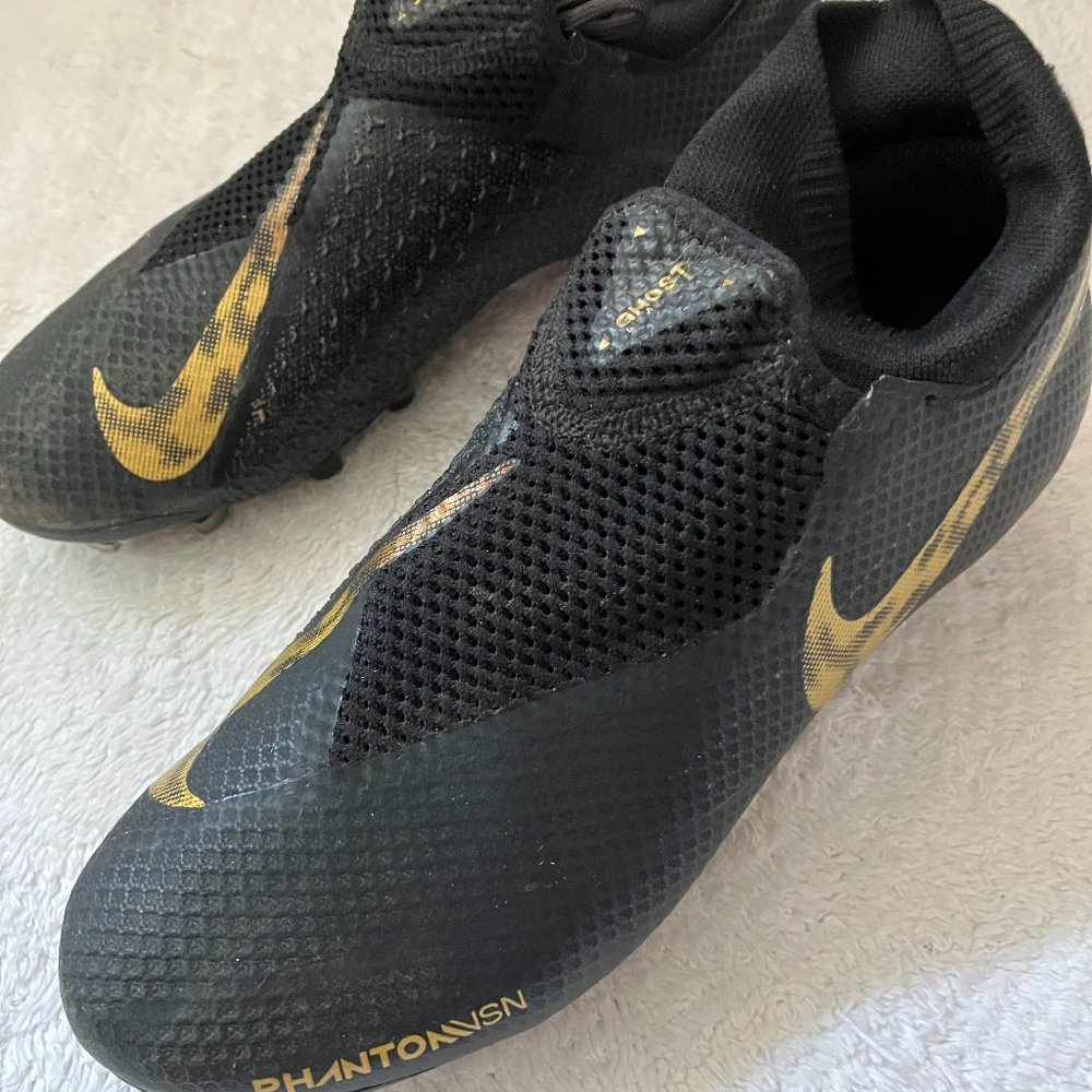 NIKE Ghost Phantom VSN soccer cleats 6.5 Women's